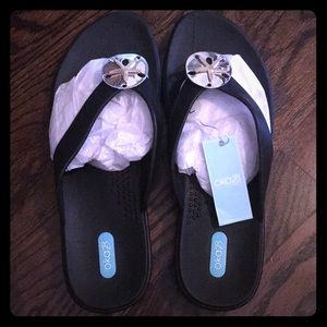 NWT Oka-B Black Silver Dollar Sandals. Size 10-11.